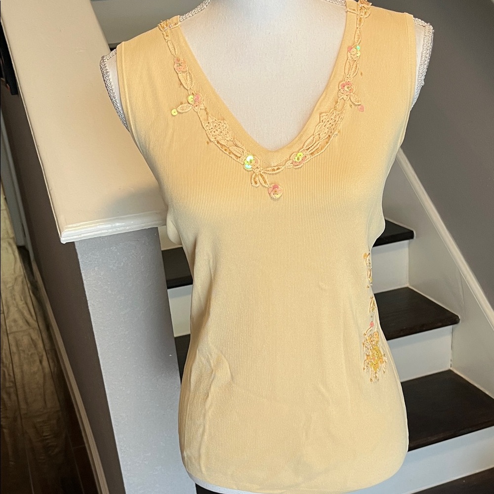 Margaret Frances Creamy Pale Yellow, Lace & Pearlized Bead Trim Sleeveless Top.